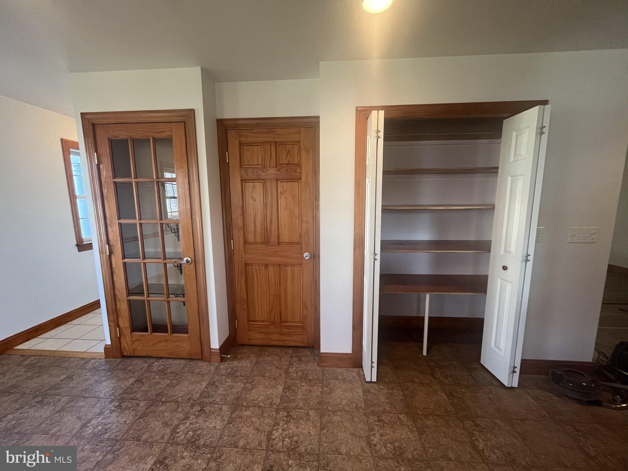 126 W WALNUT ST L-0001