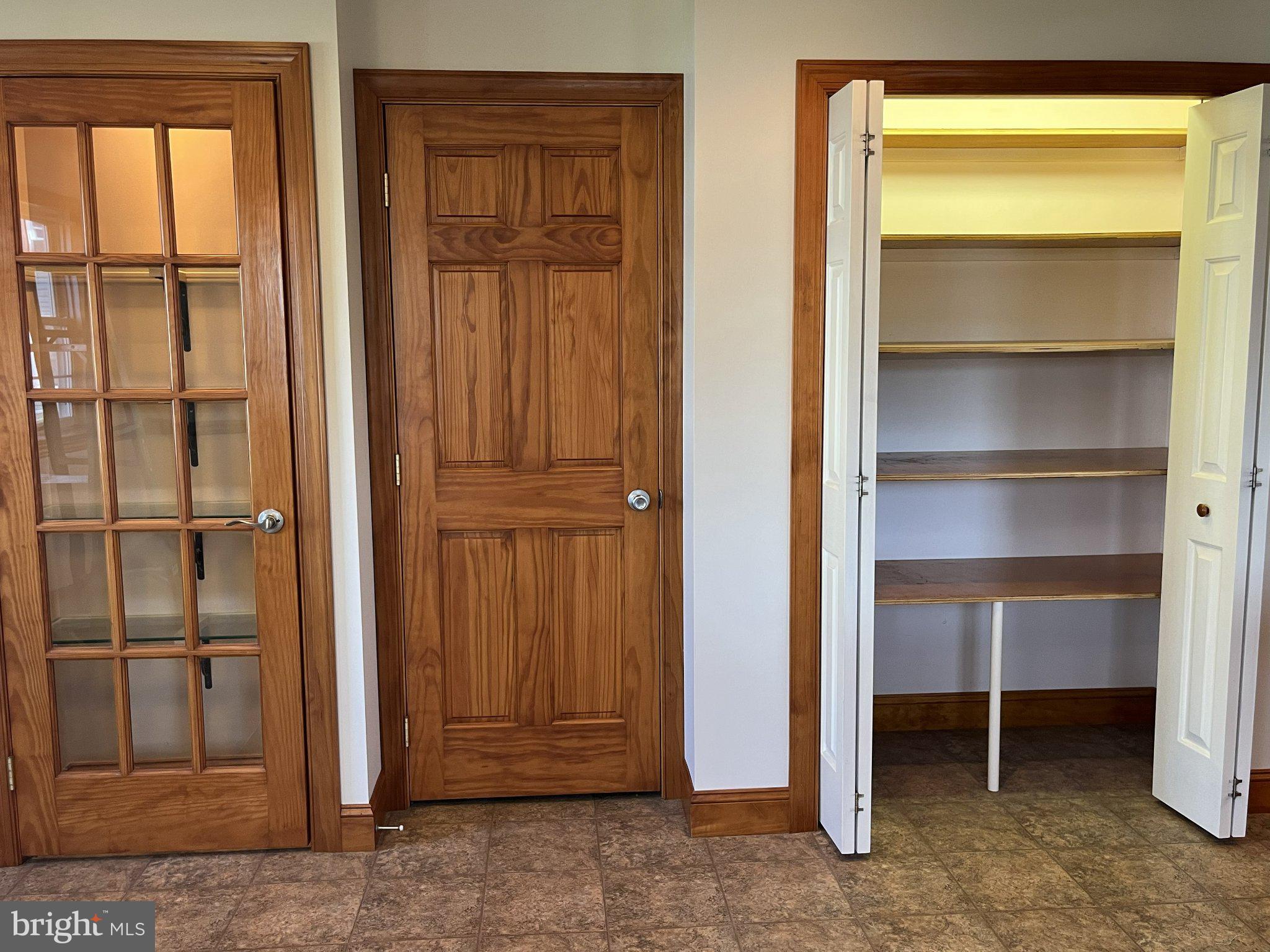 126 W WALNUT ST L-0001