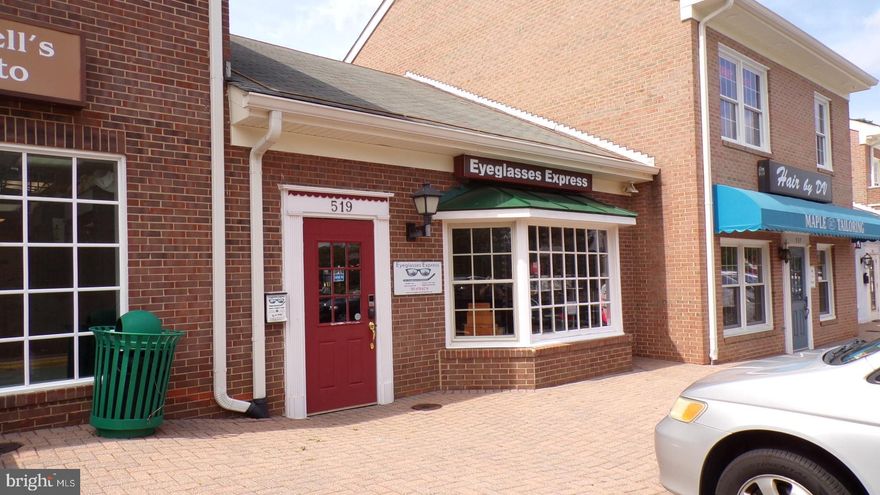 No entry without notifying tenant first.  If tenant is with Customer, do not bother them. No entry after hours, no lock boxes. The building is for sale, not the business.