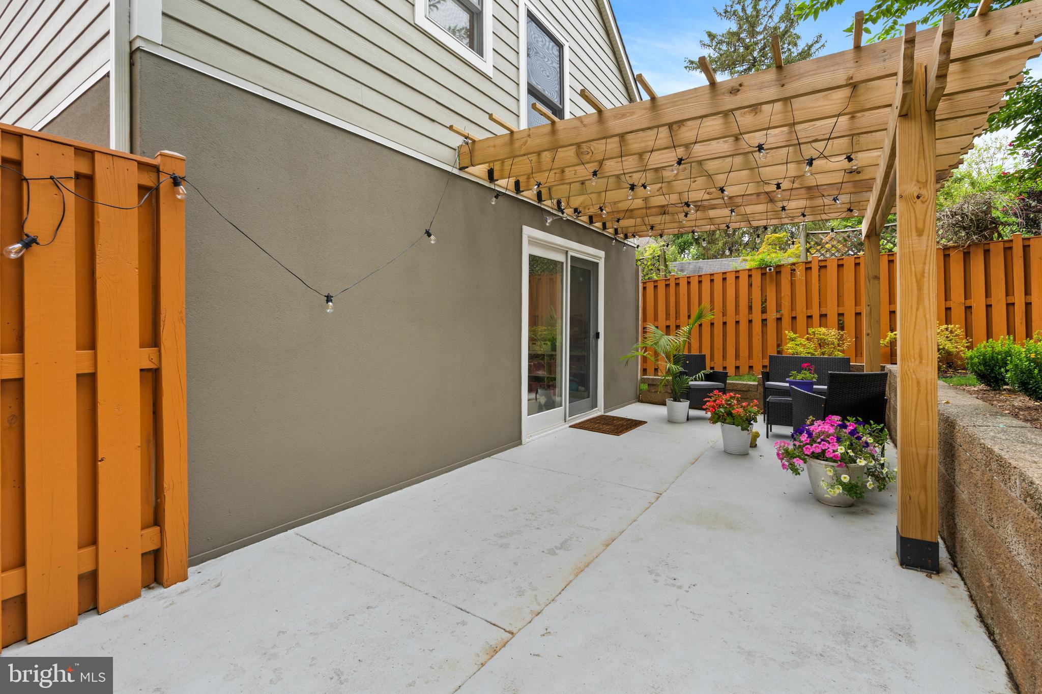 NORTH KENSINGTON - Residential