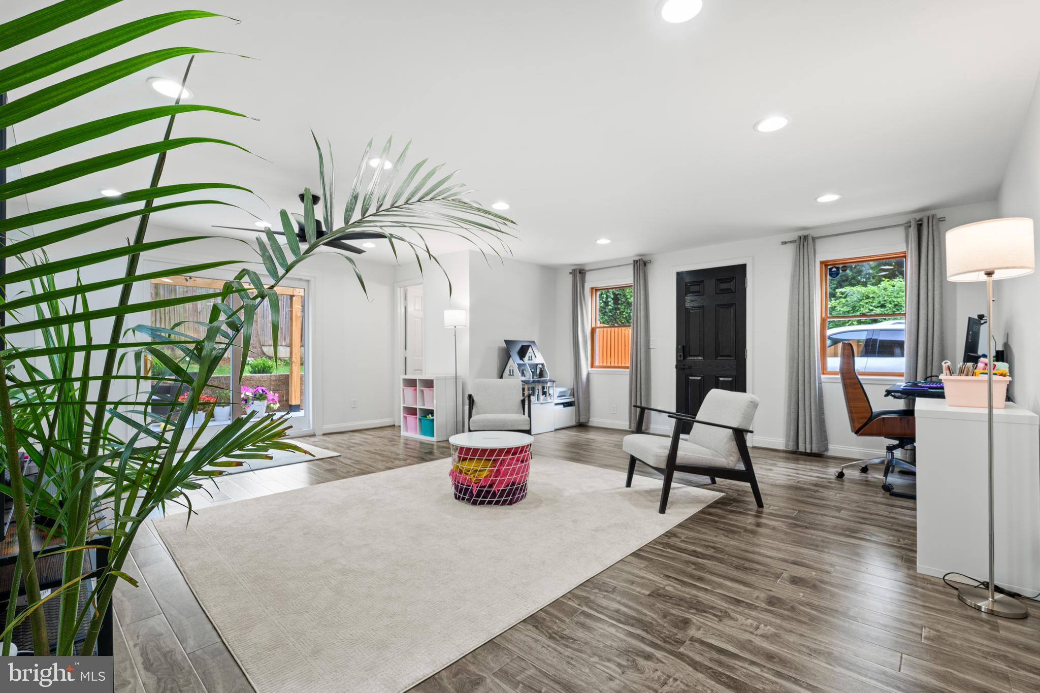 NORTH KENSINGTON - Residential