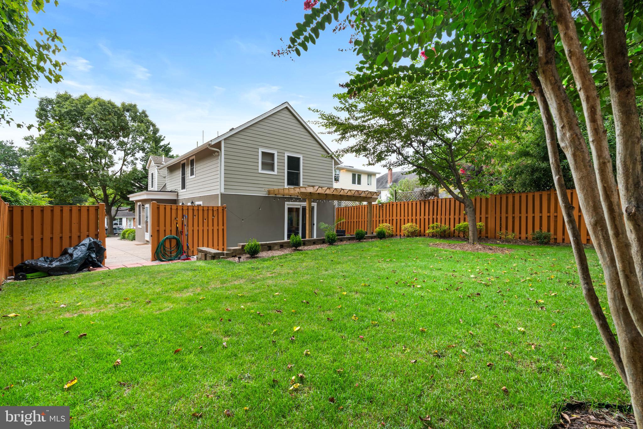 NORTH KENSINGTON - Residential