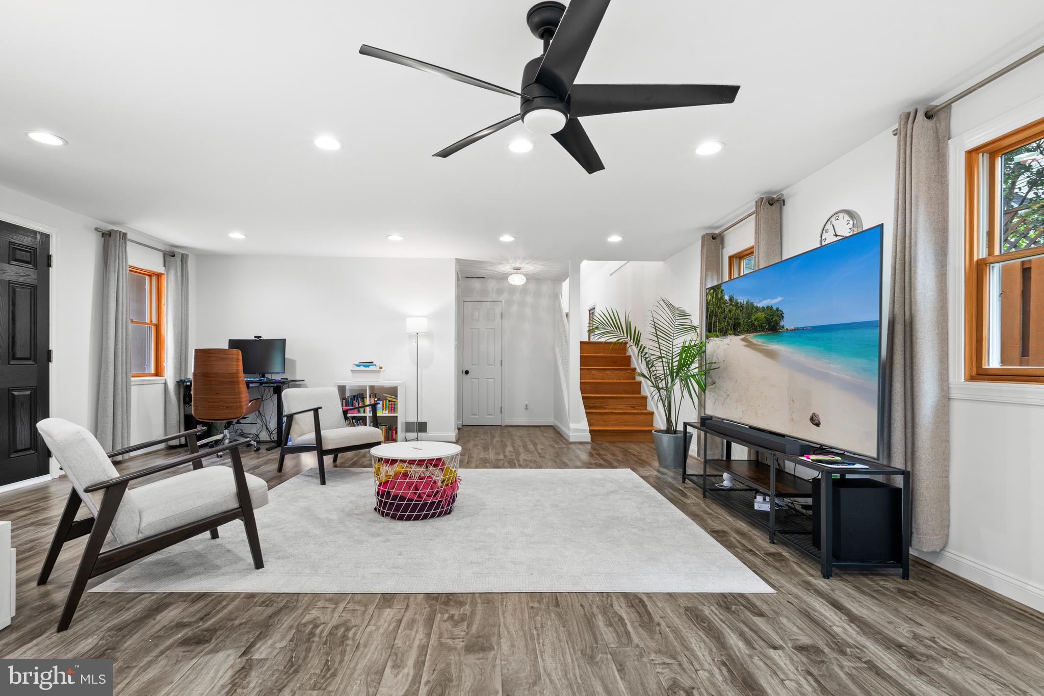 NORTH KENSINGTON - Residential