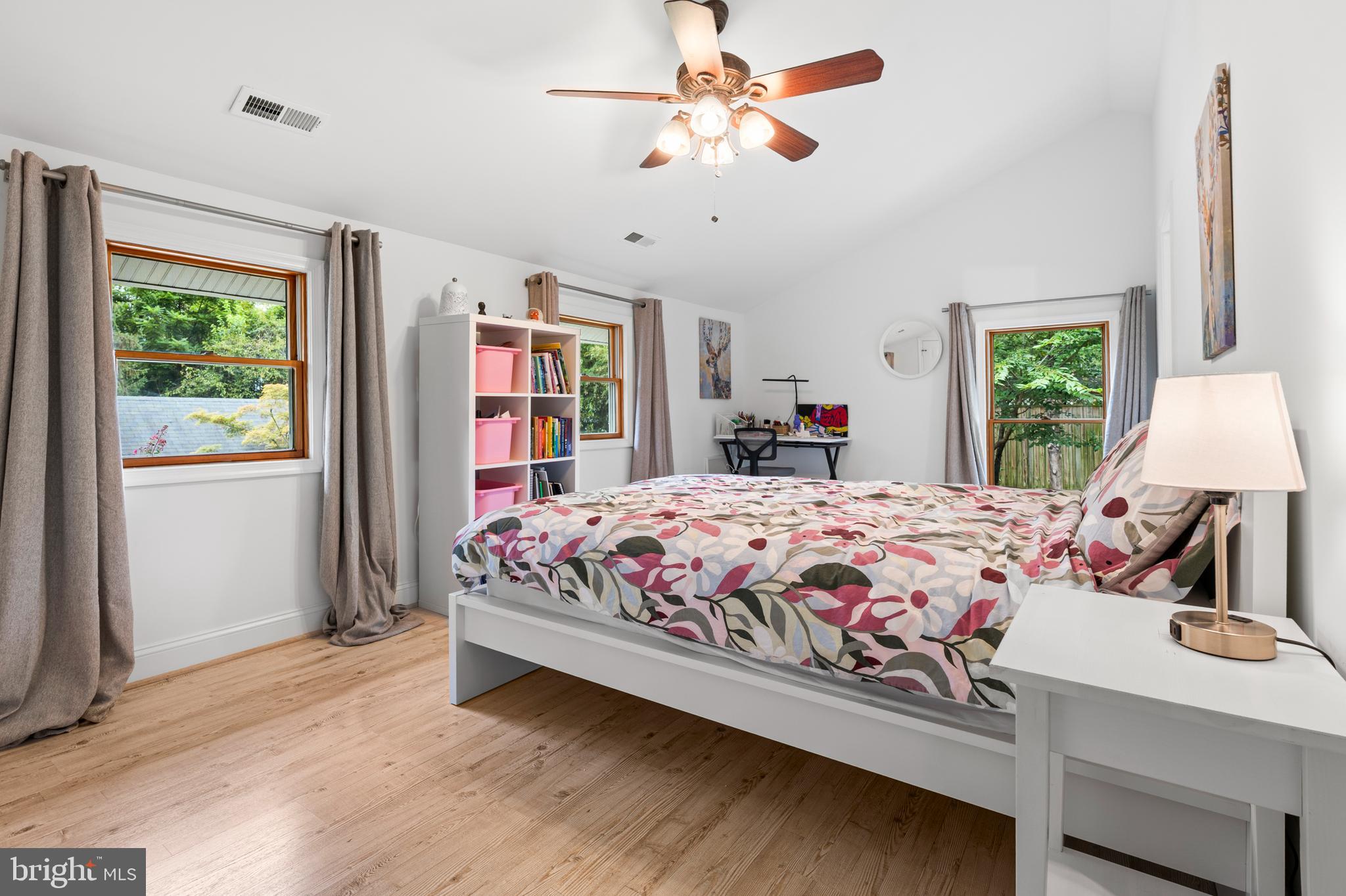 NORTH KENSINGTON - Residential