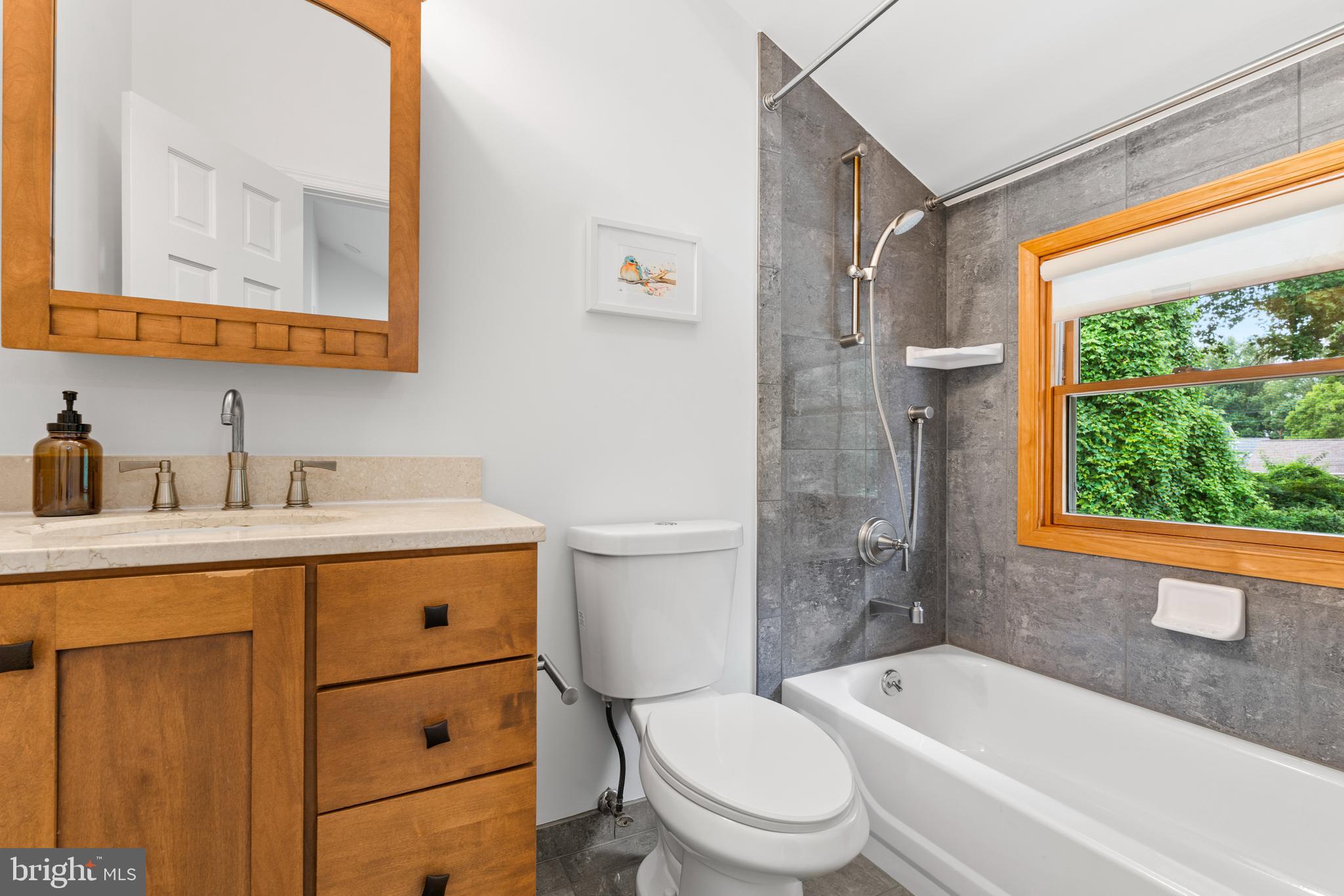 NORTH KENSINGTON - Residential