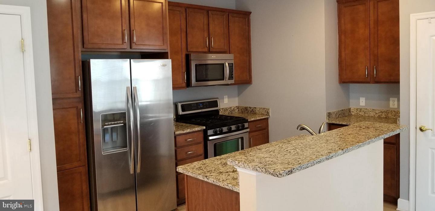 BUCKINGHAM STATION - Residential Lease