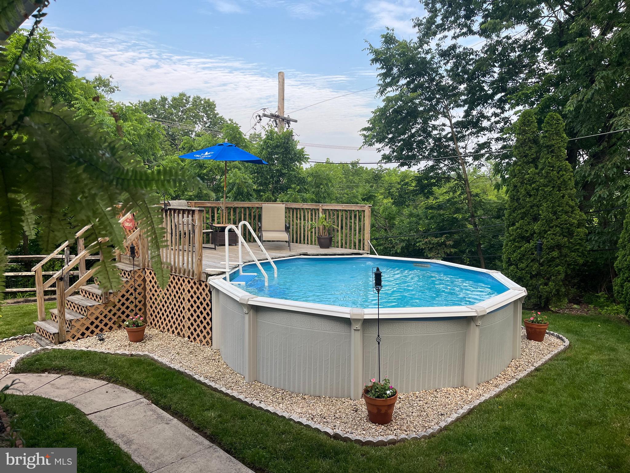 913 GRAVEL PIKE