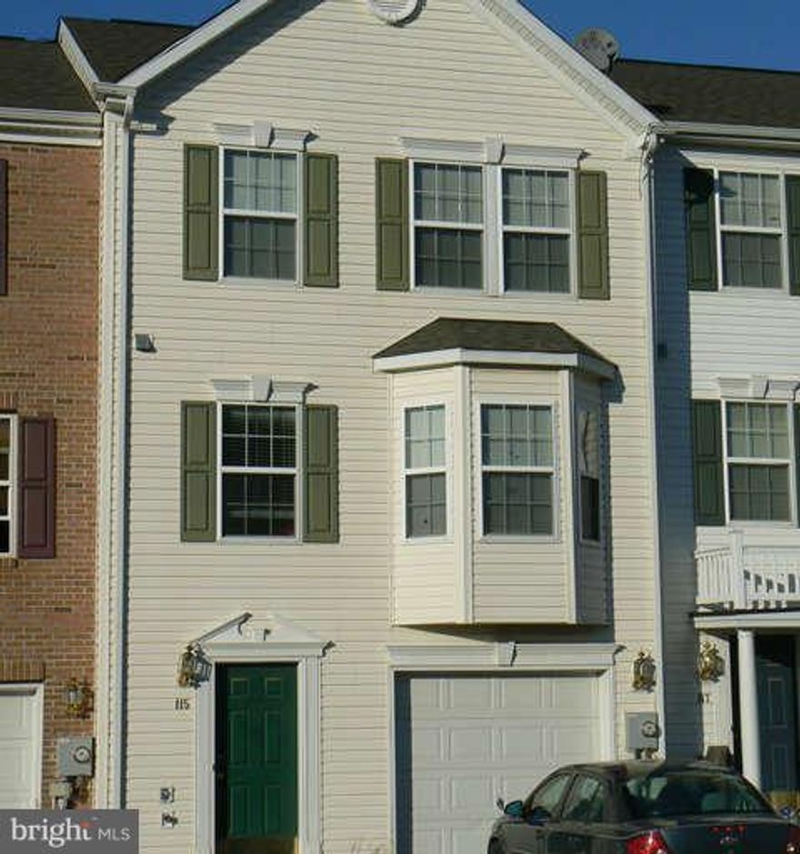 NICE TOWNHOUSE IN MANOR PARK.  FINISHED LOWER LEVEL WITH FULL BATH AND REC ROOM. LARGE PRIVATE DECK OFF MAIN LEVEL. ALL NEW STAINLESS STEEL APPLIANCES AND WASHER AND DRYER.