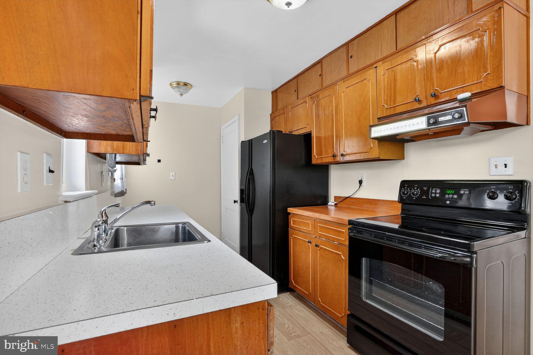 BROYHILL CREST - Residential