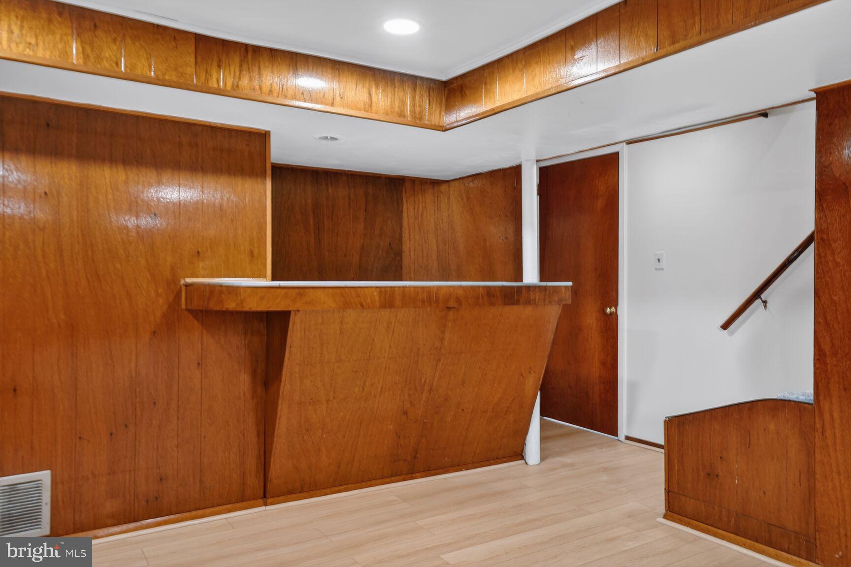 BROYHILL CREST - Residential