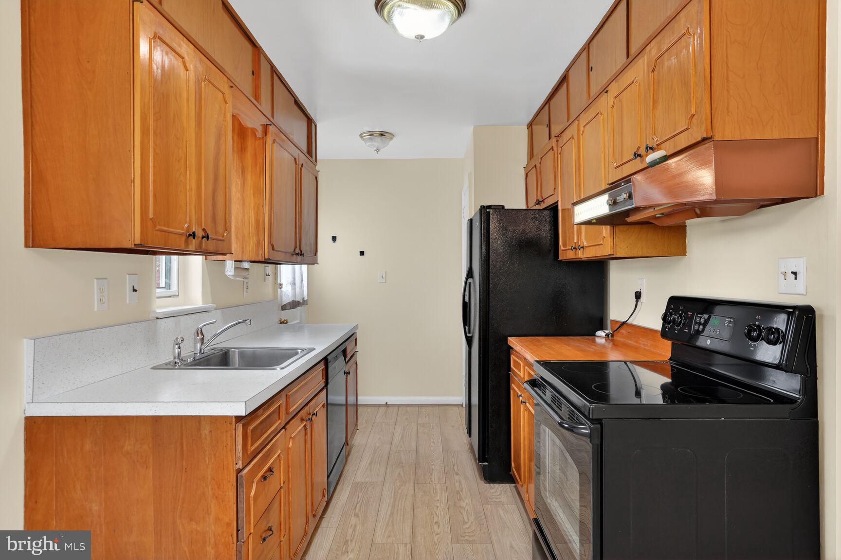 BROYHILL CREST - Residential