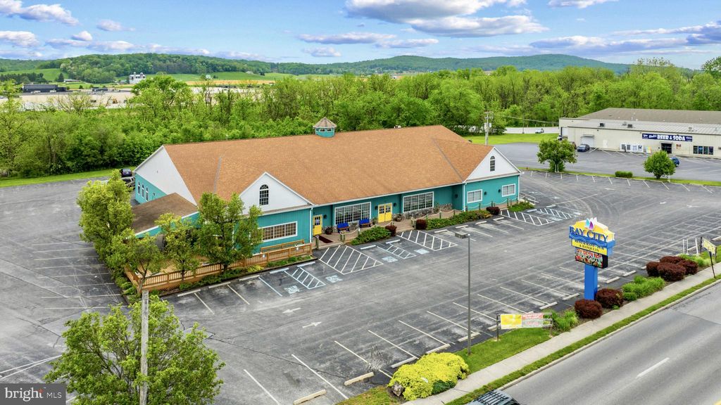 Photo of 110 Eisenhower Drive, HANOVER, PA 17331 (MLS # PAYK2081662)