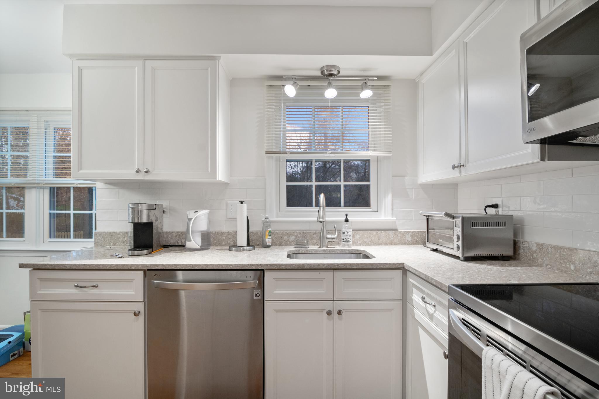 FAIR OAKS ESTATES - Residential