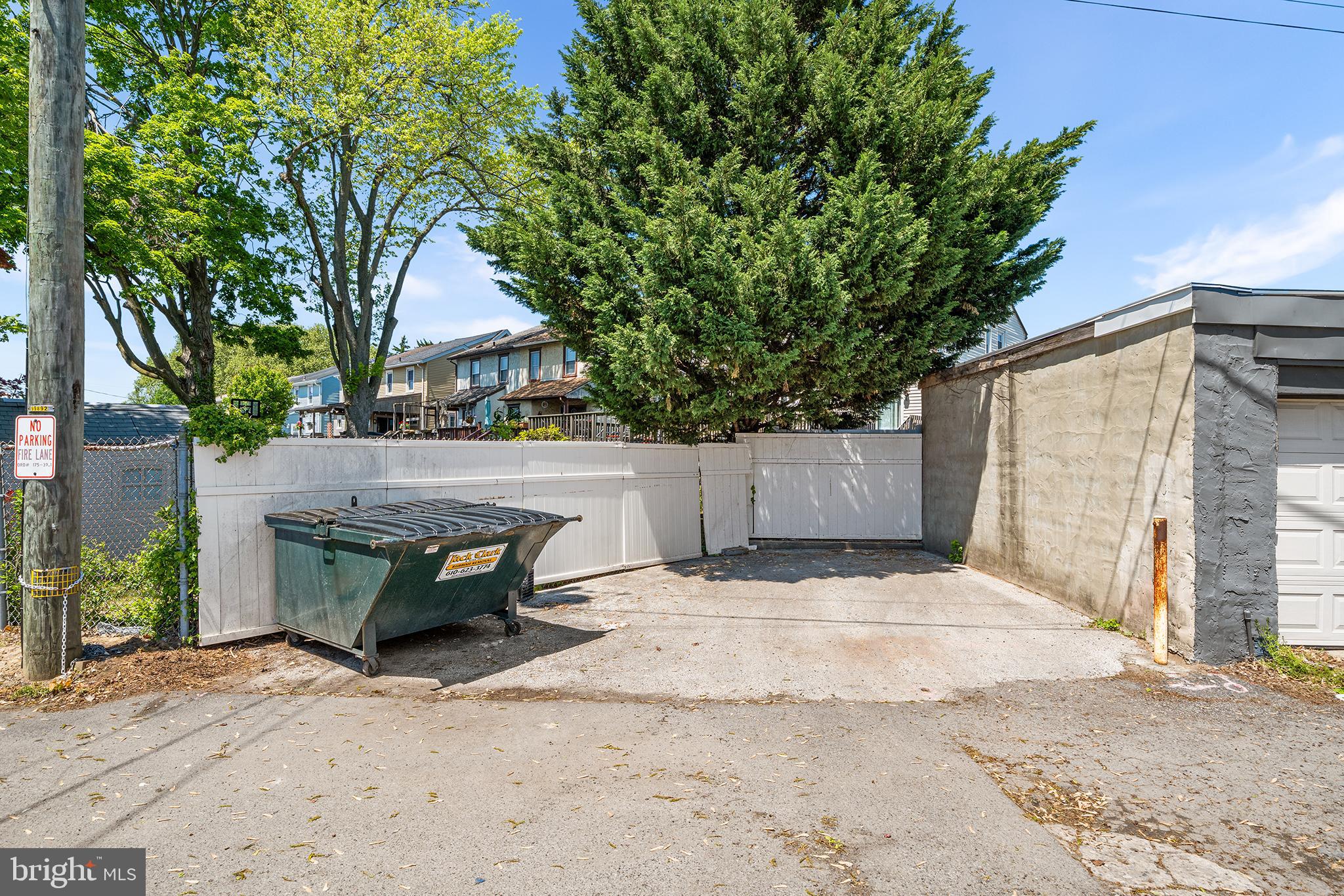 MANOA - Commercial Sale