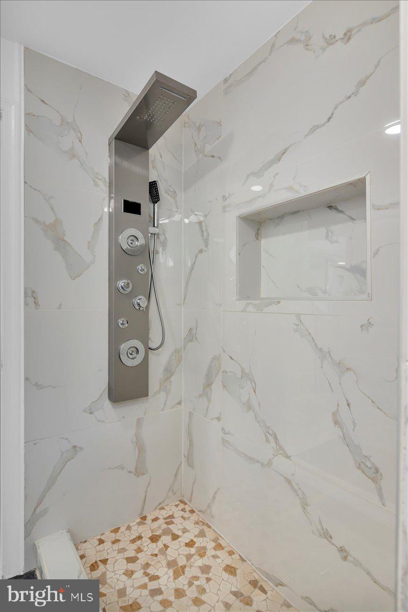 NORTHWOOD - Residential