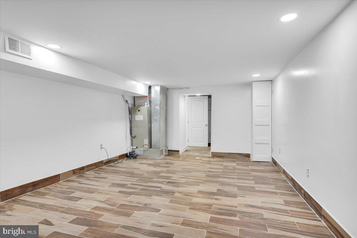 NORTHWOOD - Residential