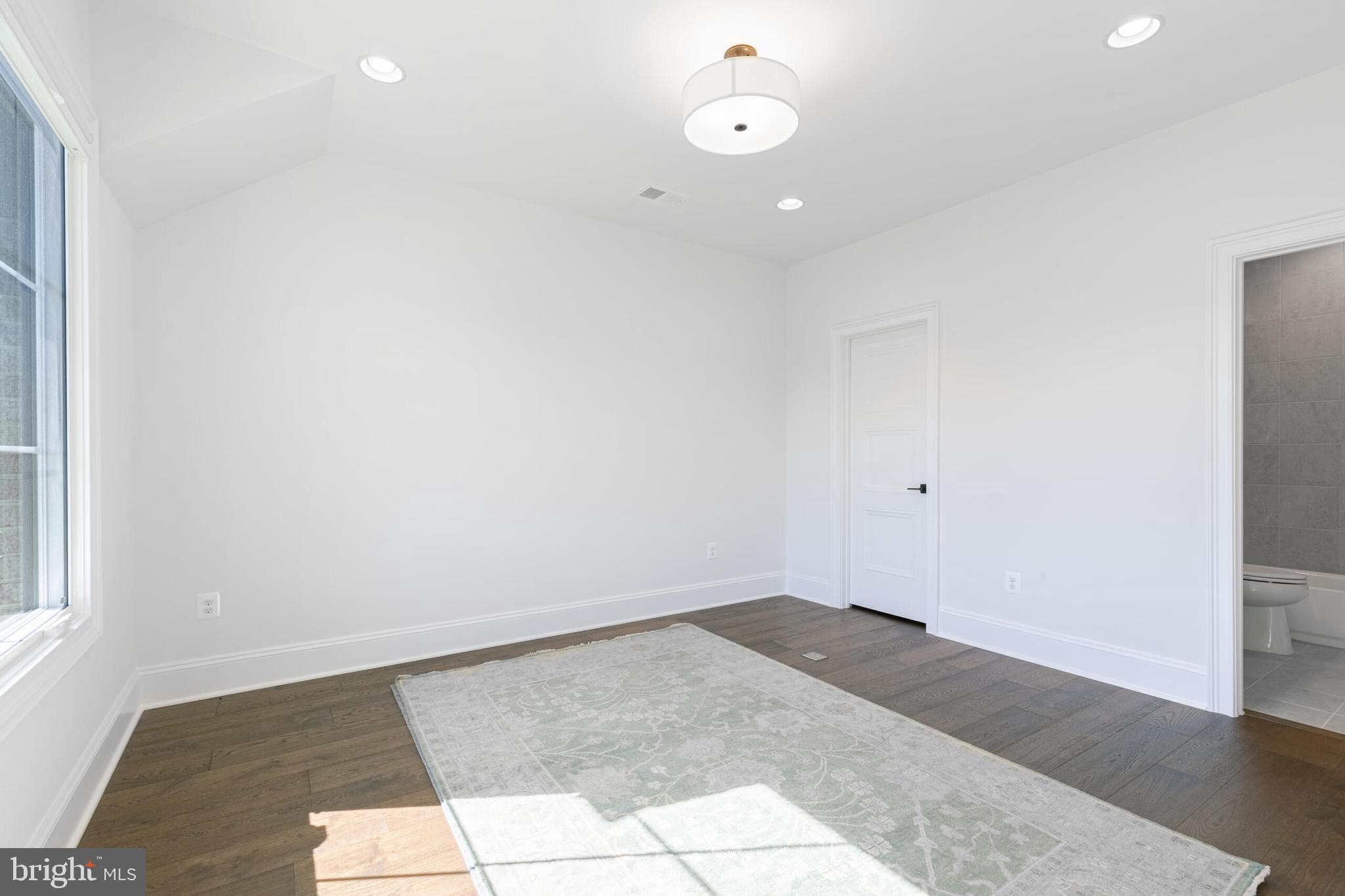 BANBURY CROSS RESERVE - Residential