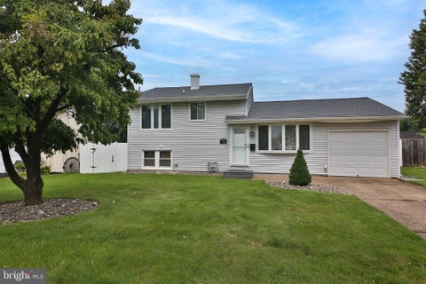 Homes For Sale - 3072 Richlieu Road<br/> BENSALEM, PA 19020