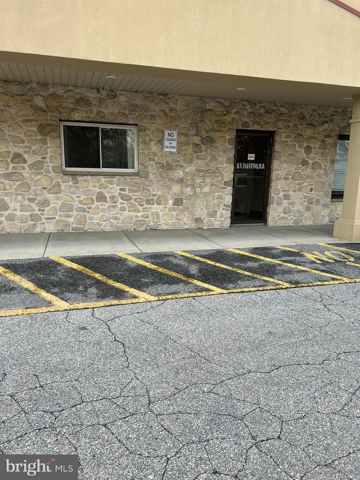 HAMPSTEAD - Commercial Lease