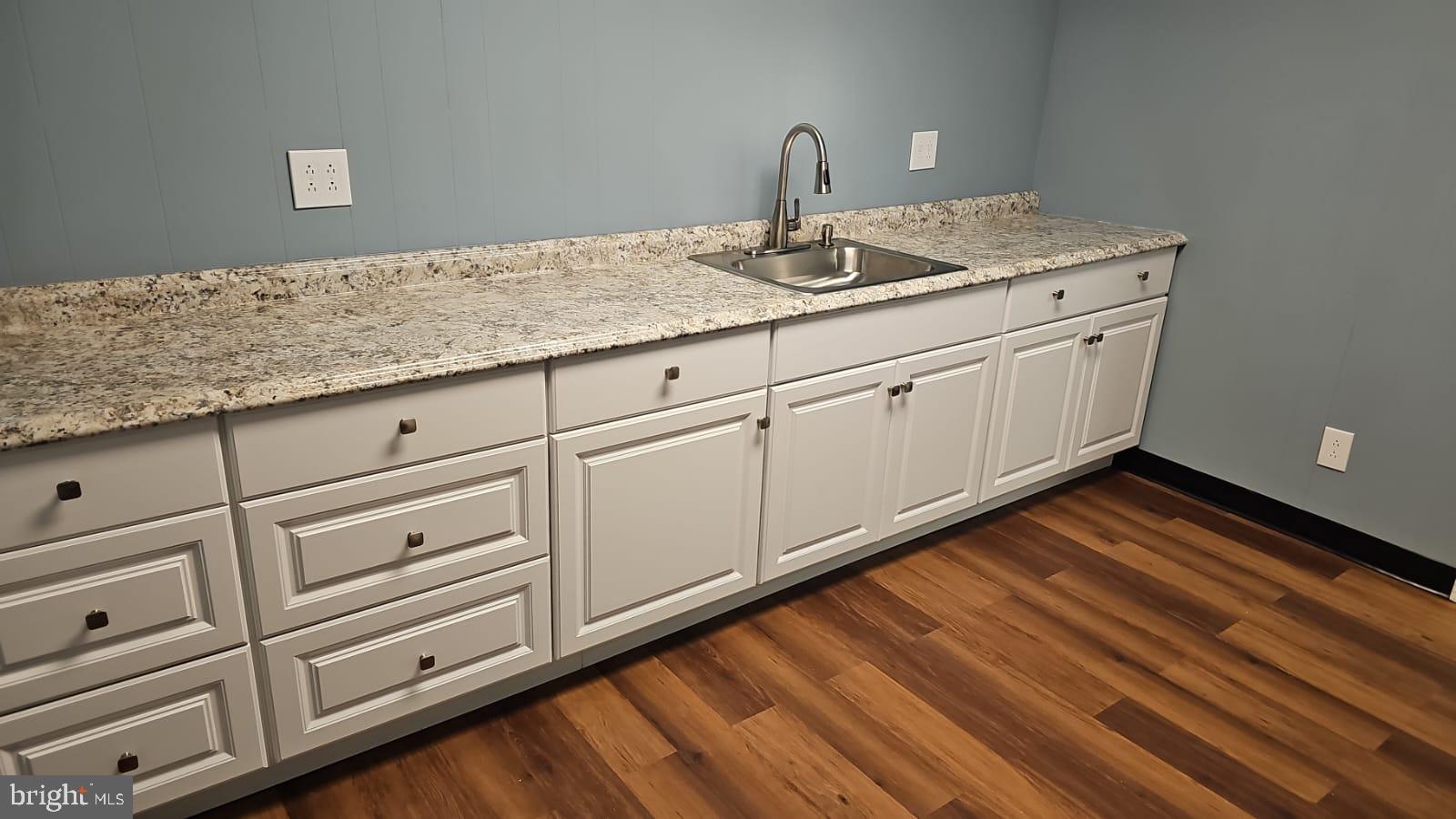 HAMPSTEAD - Commercial Lease