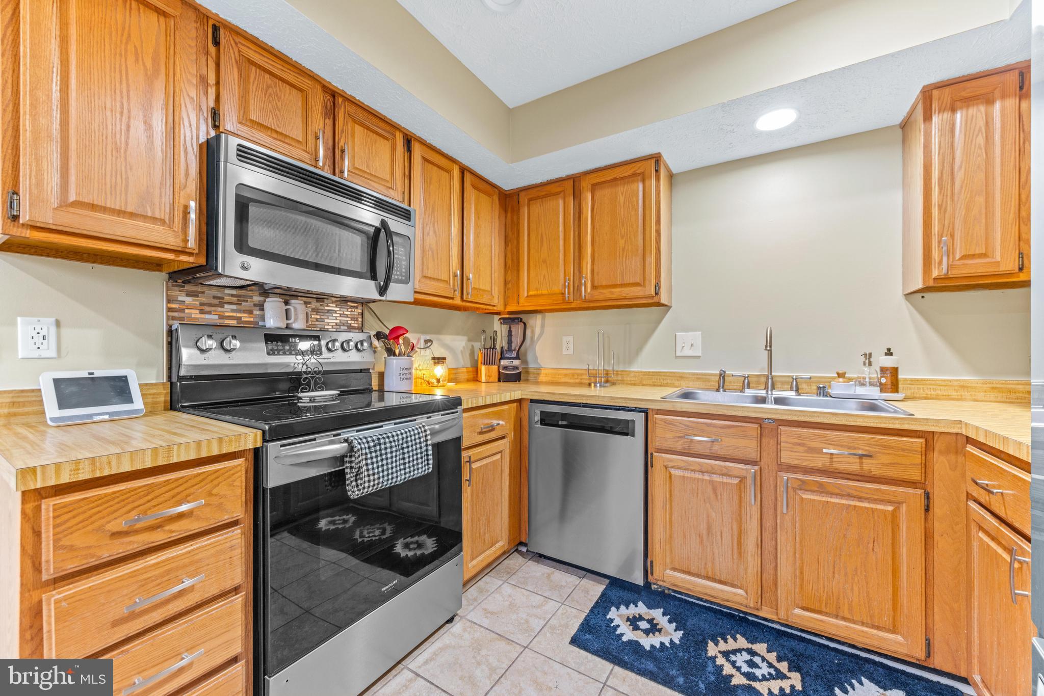 CHESTNUT HILL COVE - Residential