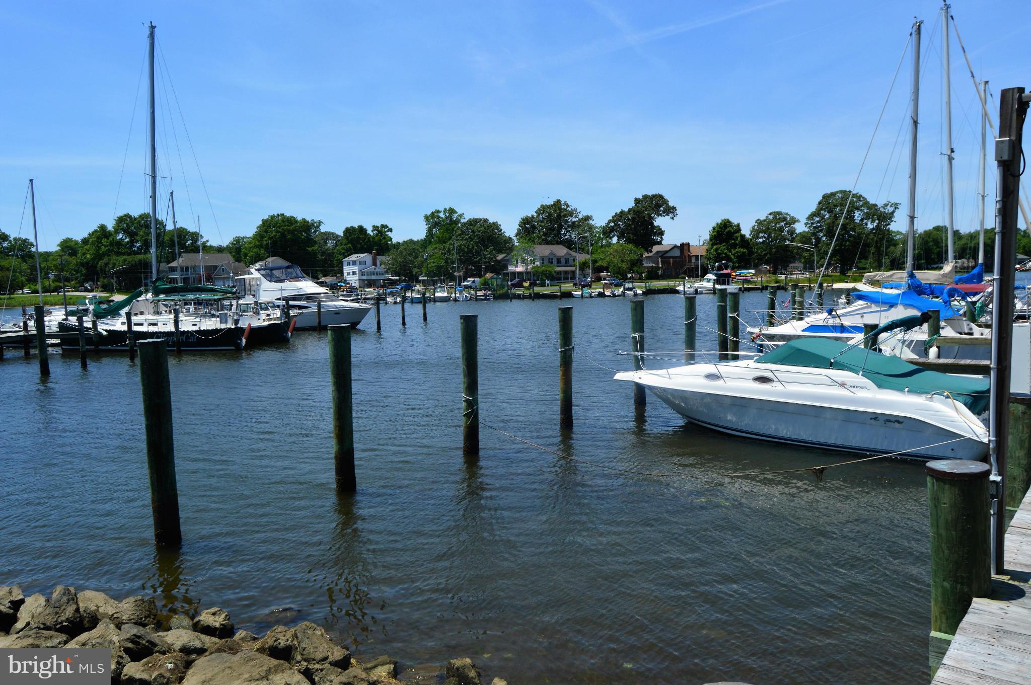 WOODLAND BEACH - Residential