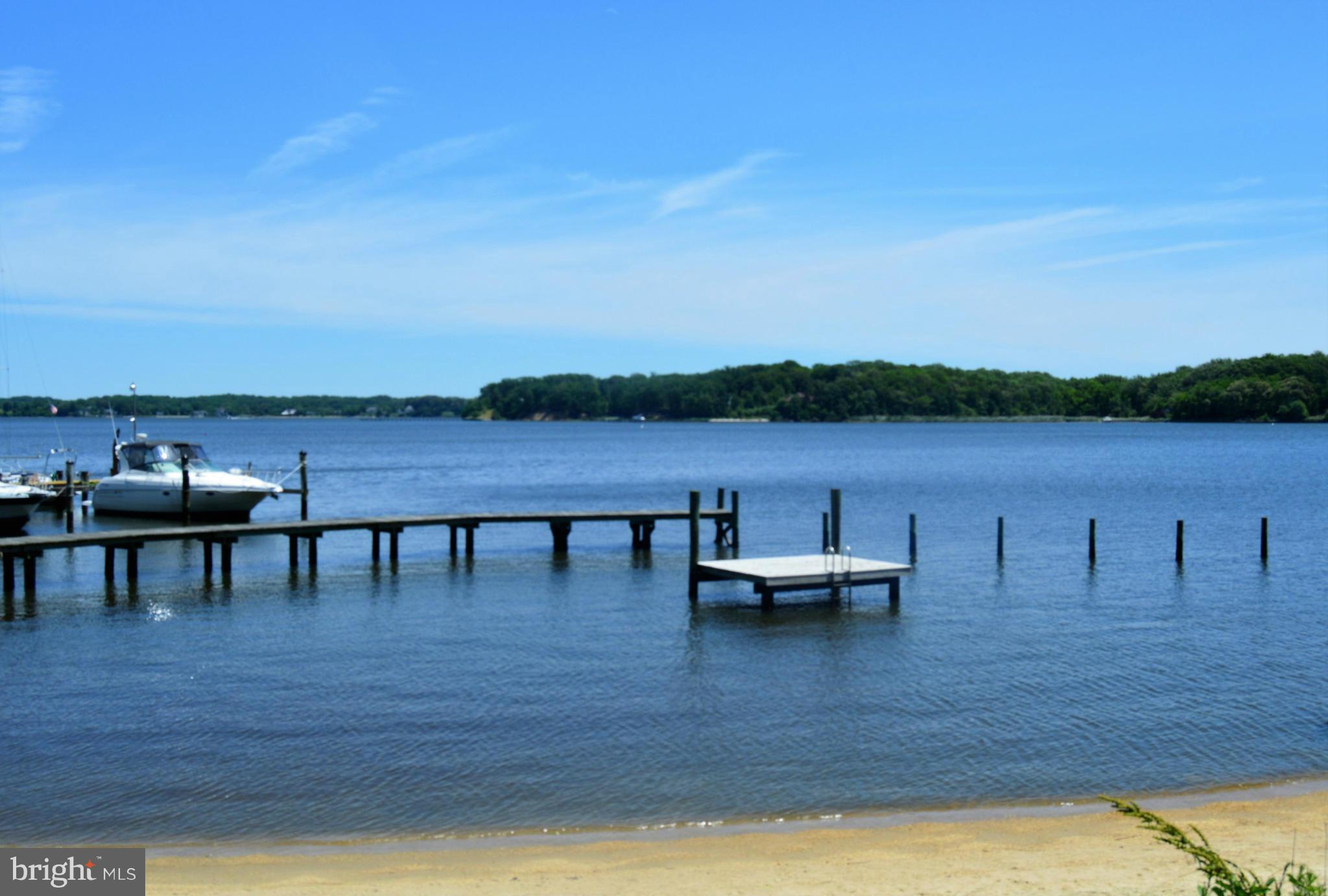 WOODLAND BEACH - Residential