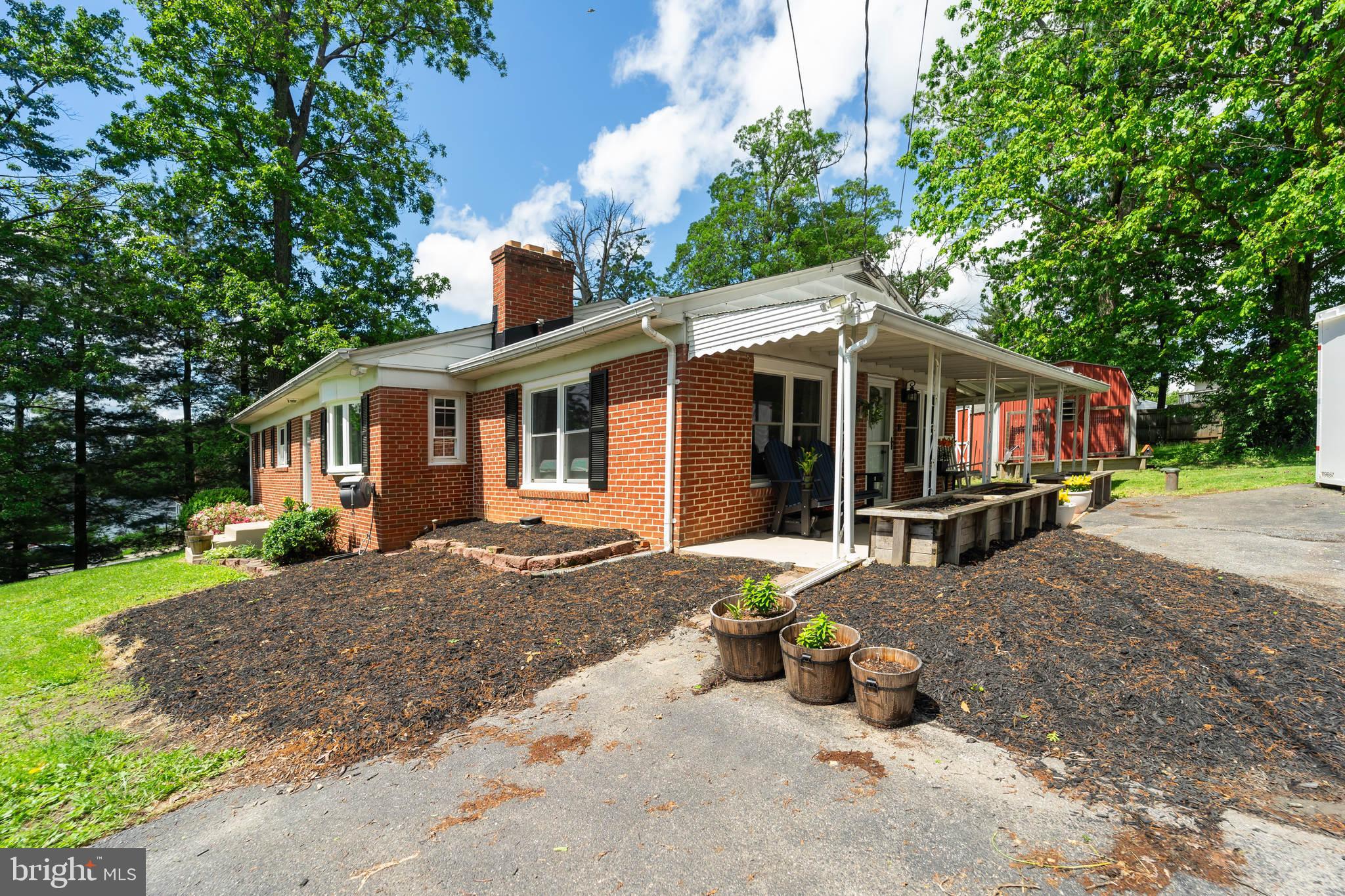 5233 BRADDOCK ROAD