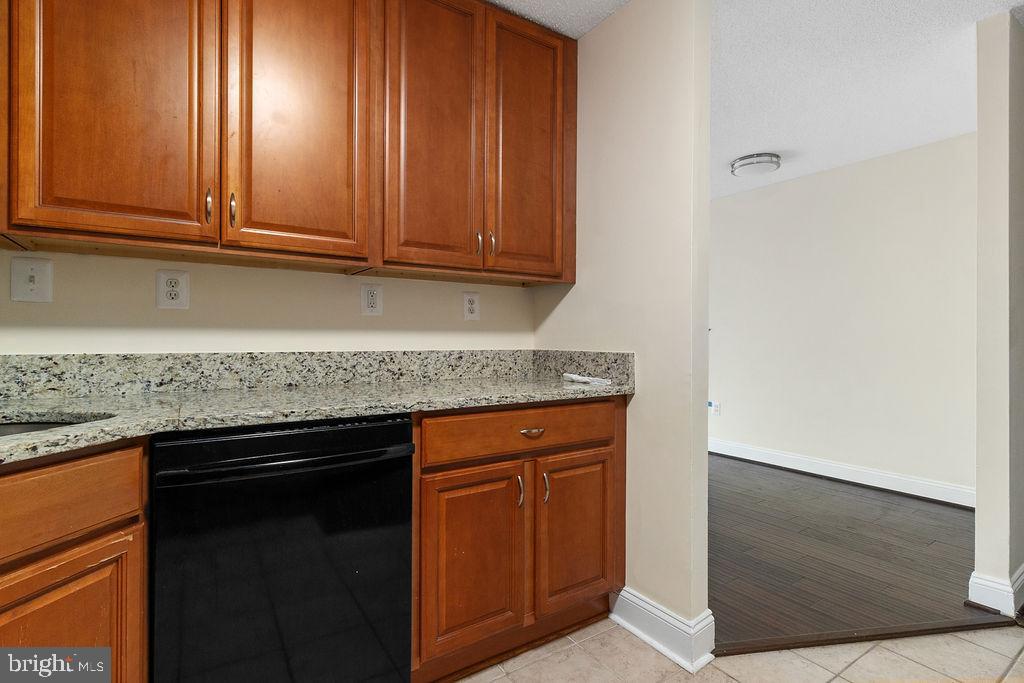 THE CARLTON - Residential Lease