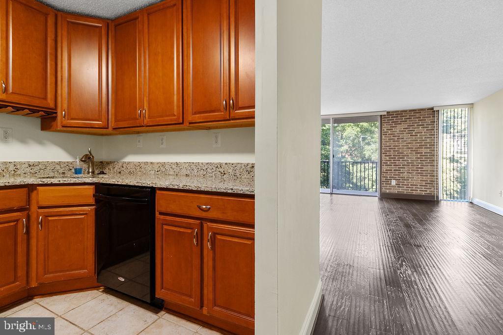 THE CARLTON - Residential Lease