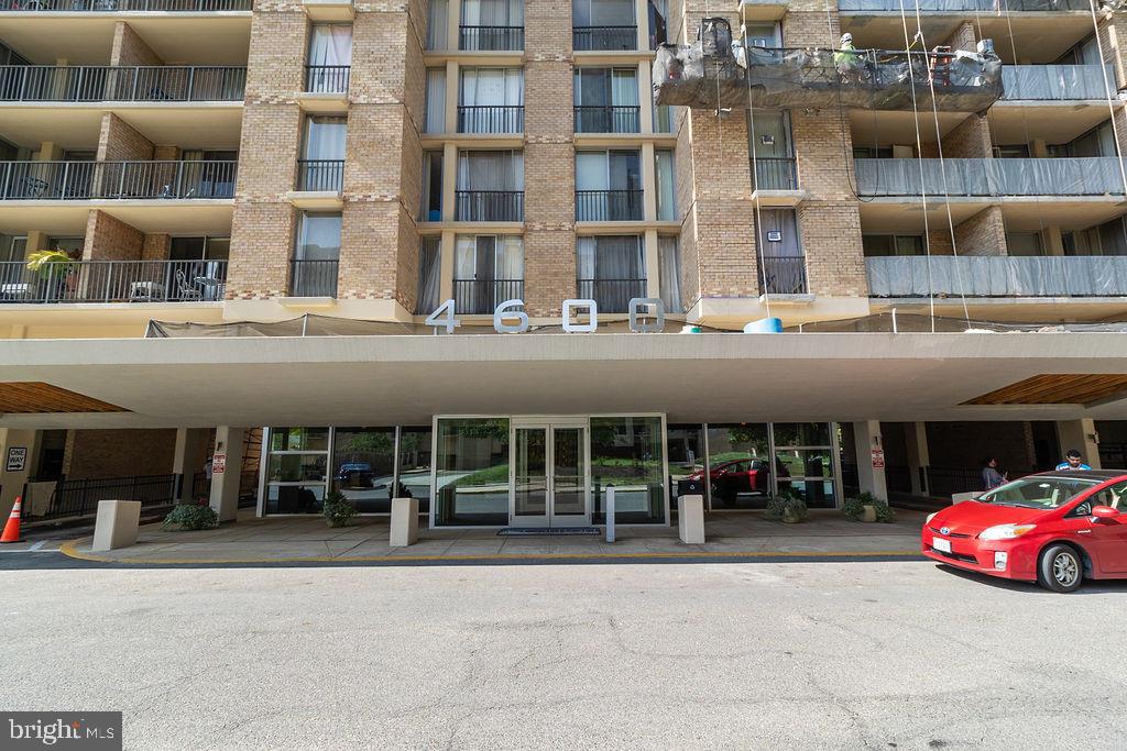 THE CARLTON - Residential Lease