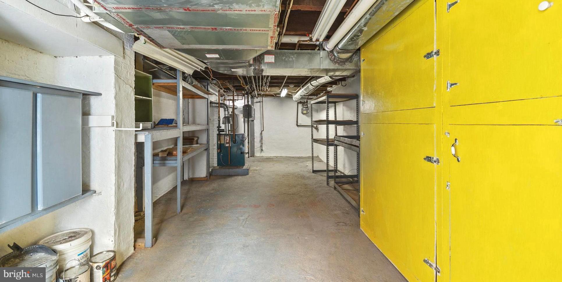 LITTLE ITALY - Residential Lease