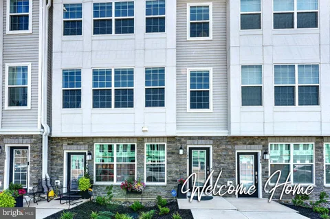 146 Leona Stewart Lane, Pennington, NJ MLS: NJME2080990