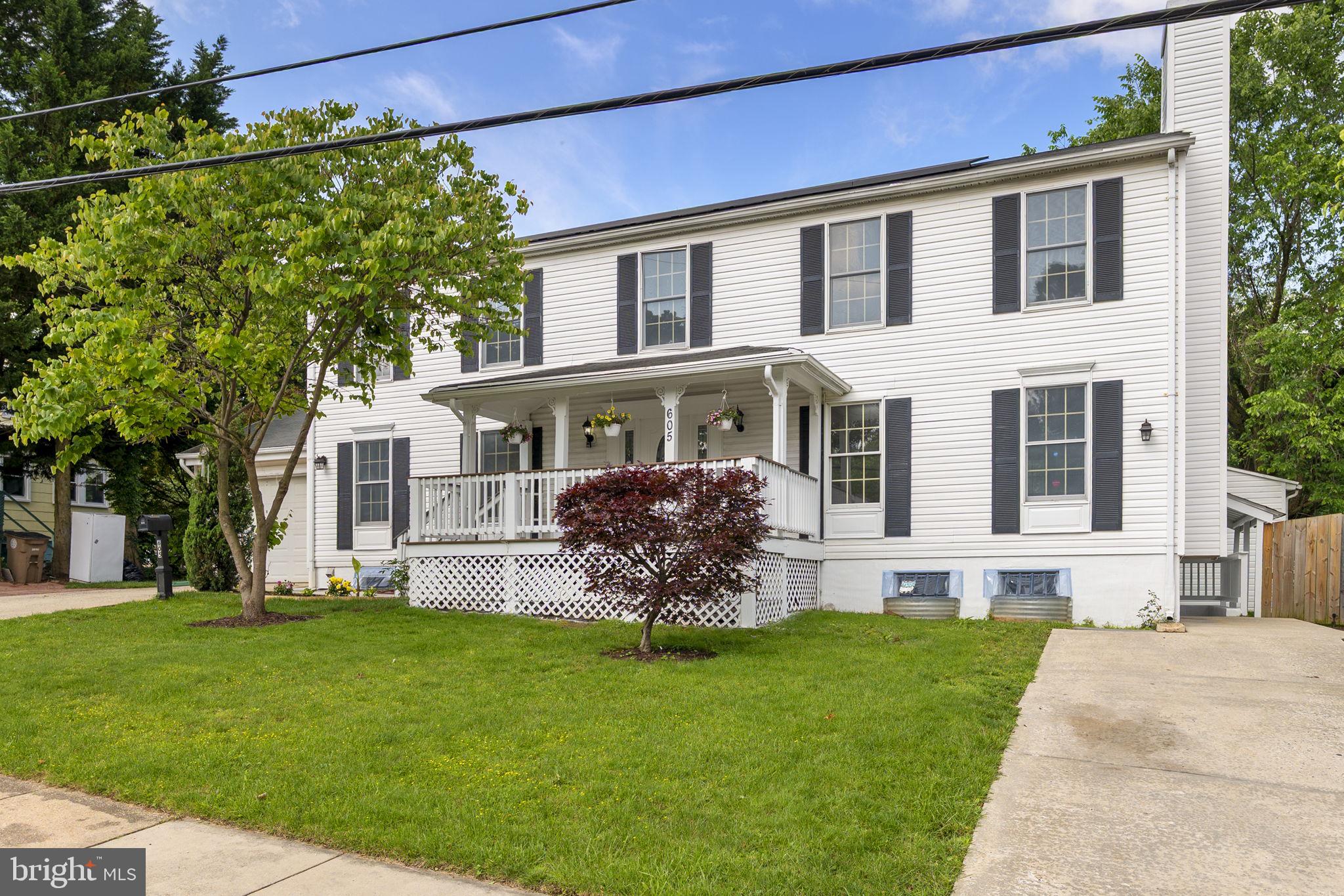 605 GRANDIN AVENUE
