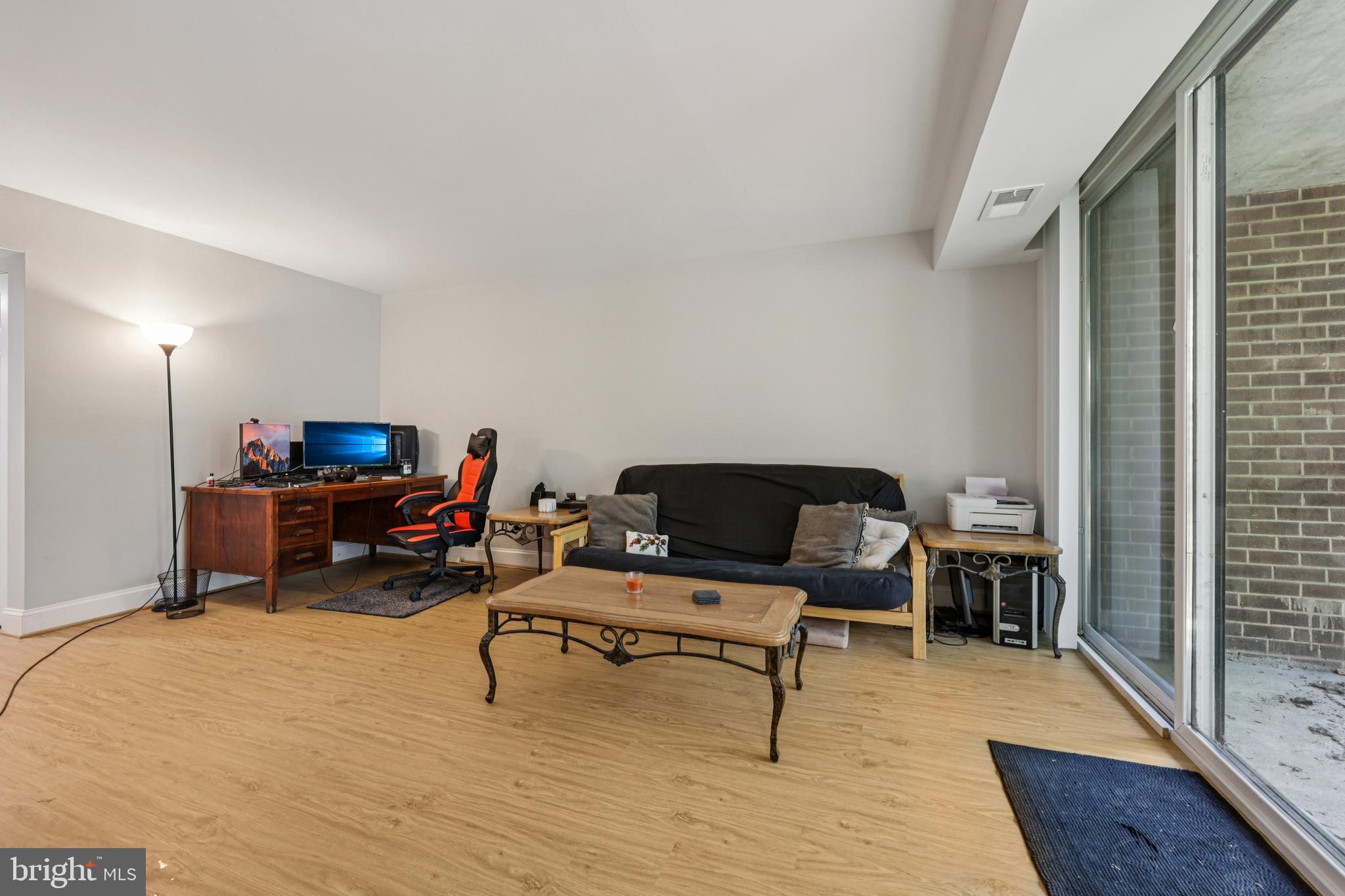 1410 NORTHGATE SQUARE 10/1A