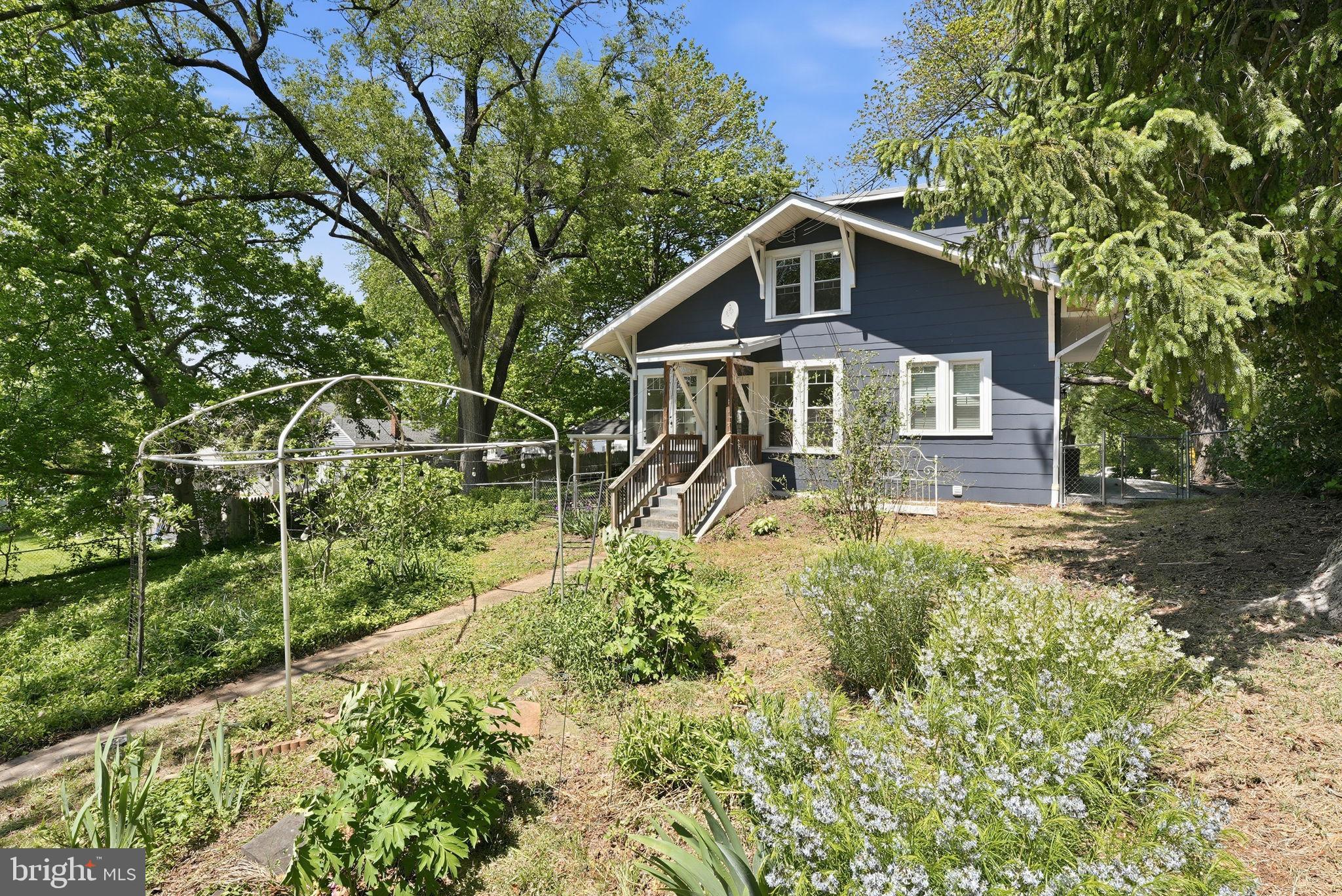 RIVERDALE - Residential