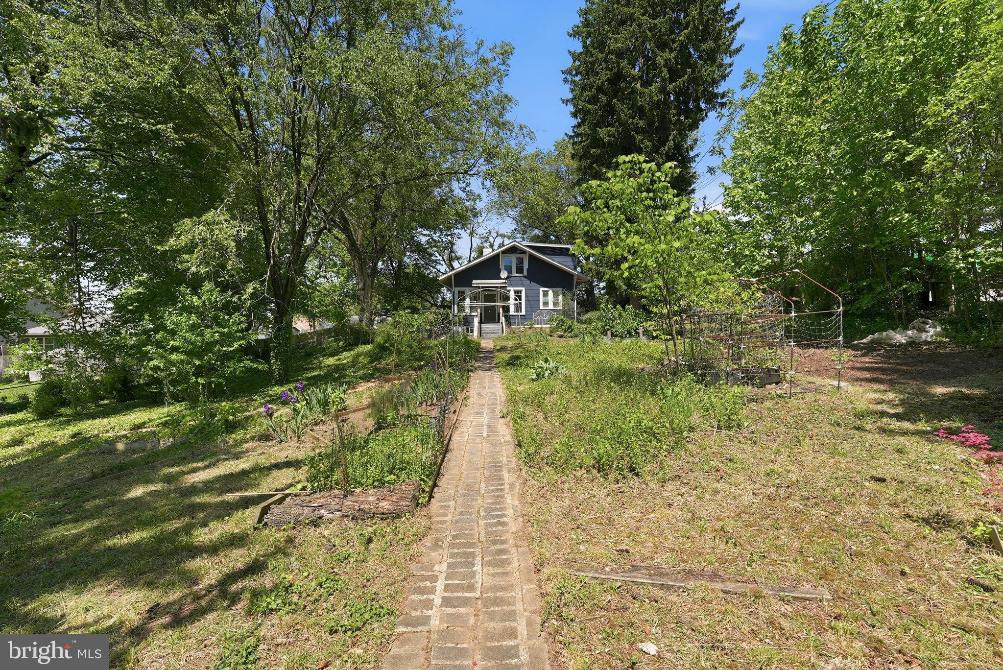 RIVERDALE - Residential