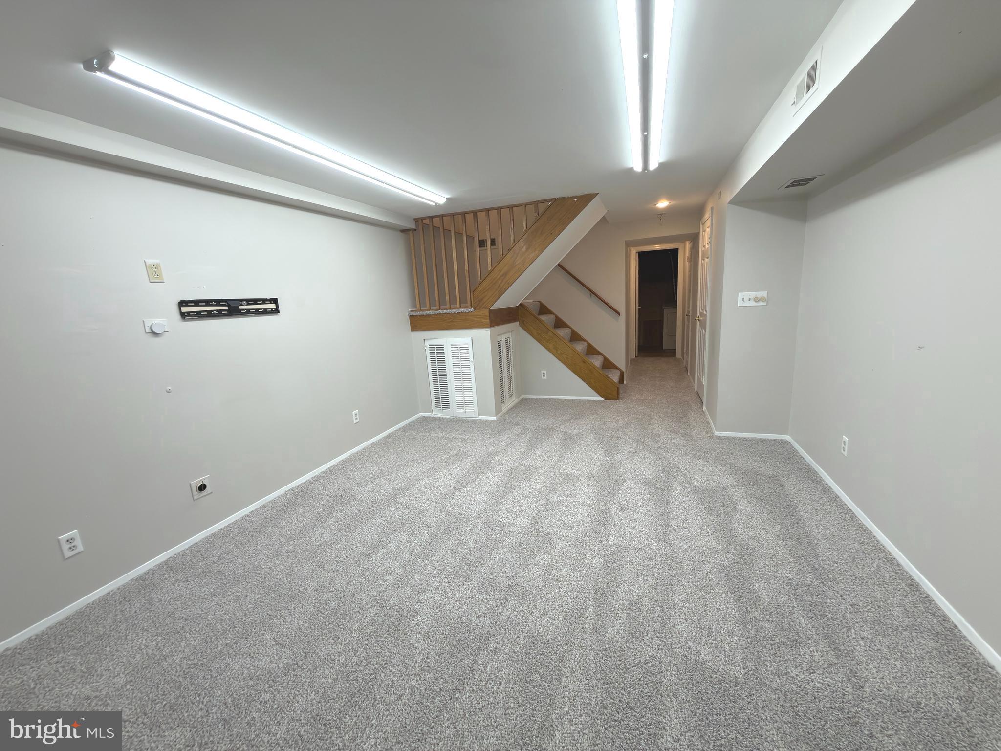 WASHINGTON HILL - Residential