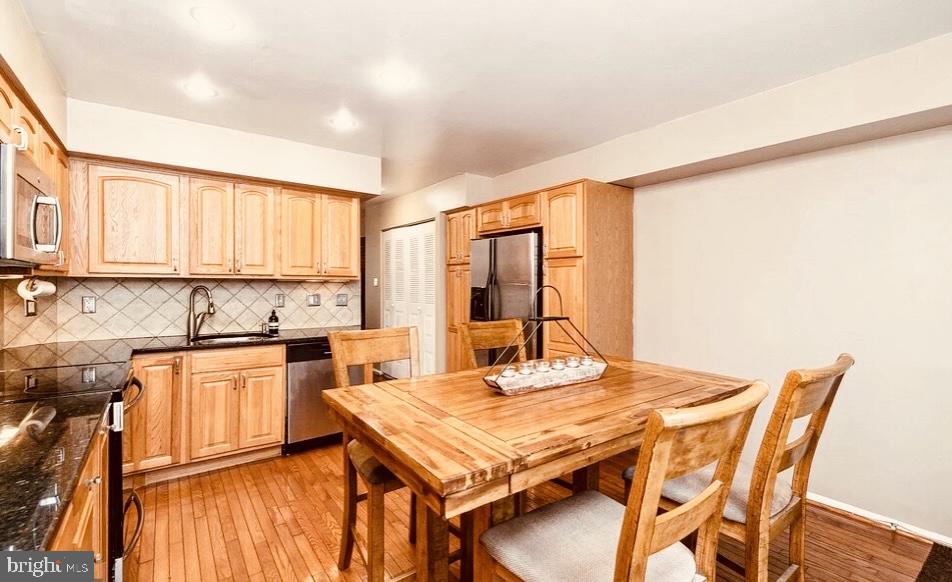 WASHINGTON HILL - Residential