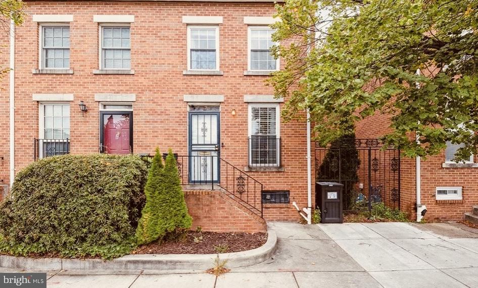 WASHINGTON HILL - Residential