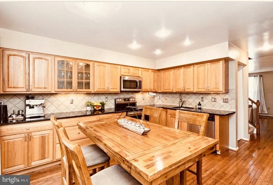 WASHINGTON HILL - Residential