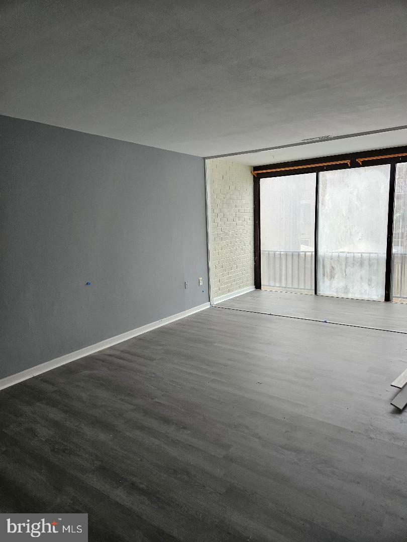 CHELSEA WOODS COURTS - Residential Lease