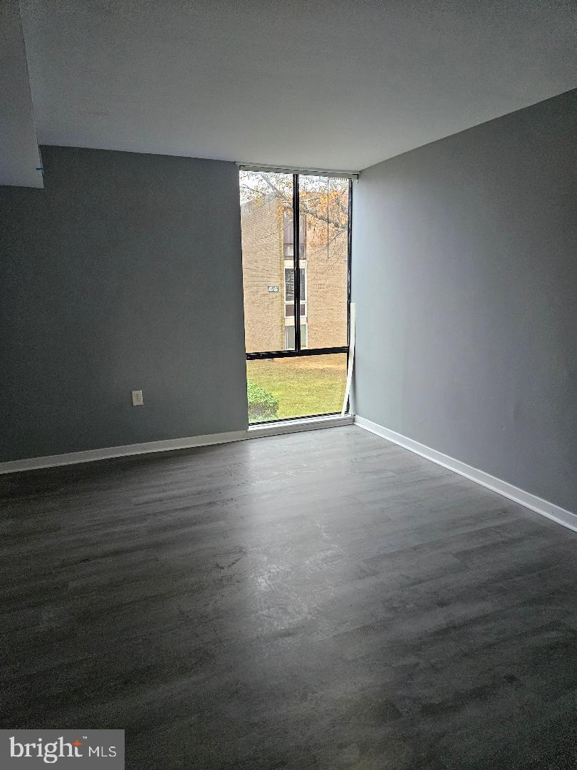 CHELSEA WOODS COURTS - Residential Lease