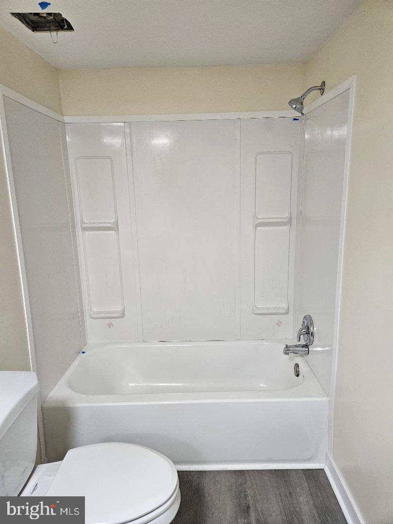 CHELSEA WOODS COURTS - Residential Lease