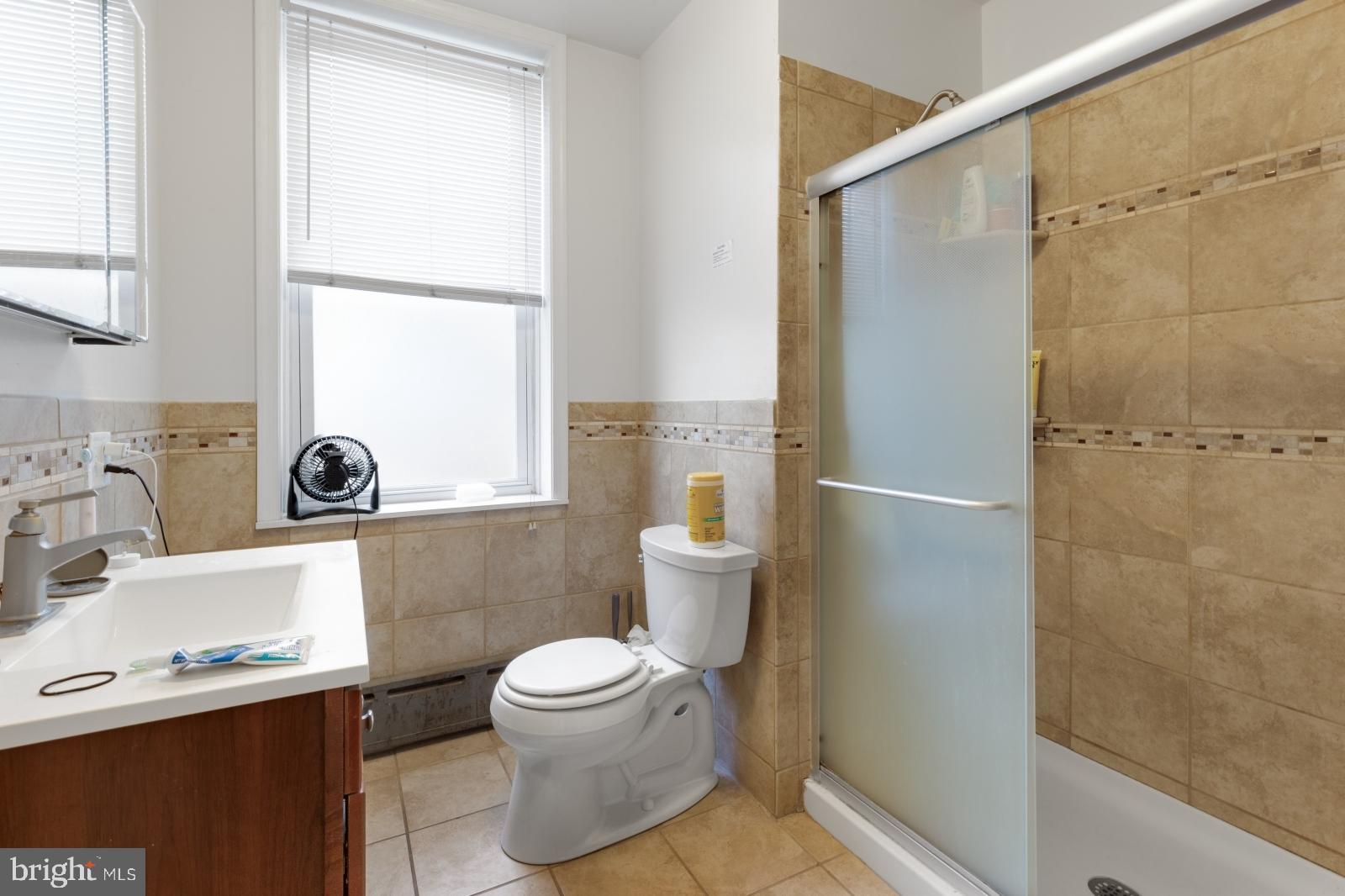 UNIVERSITY CITY - Residential Lease