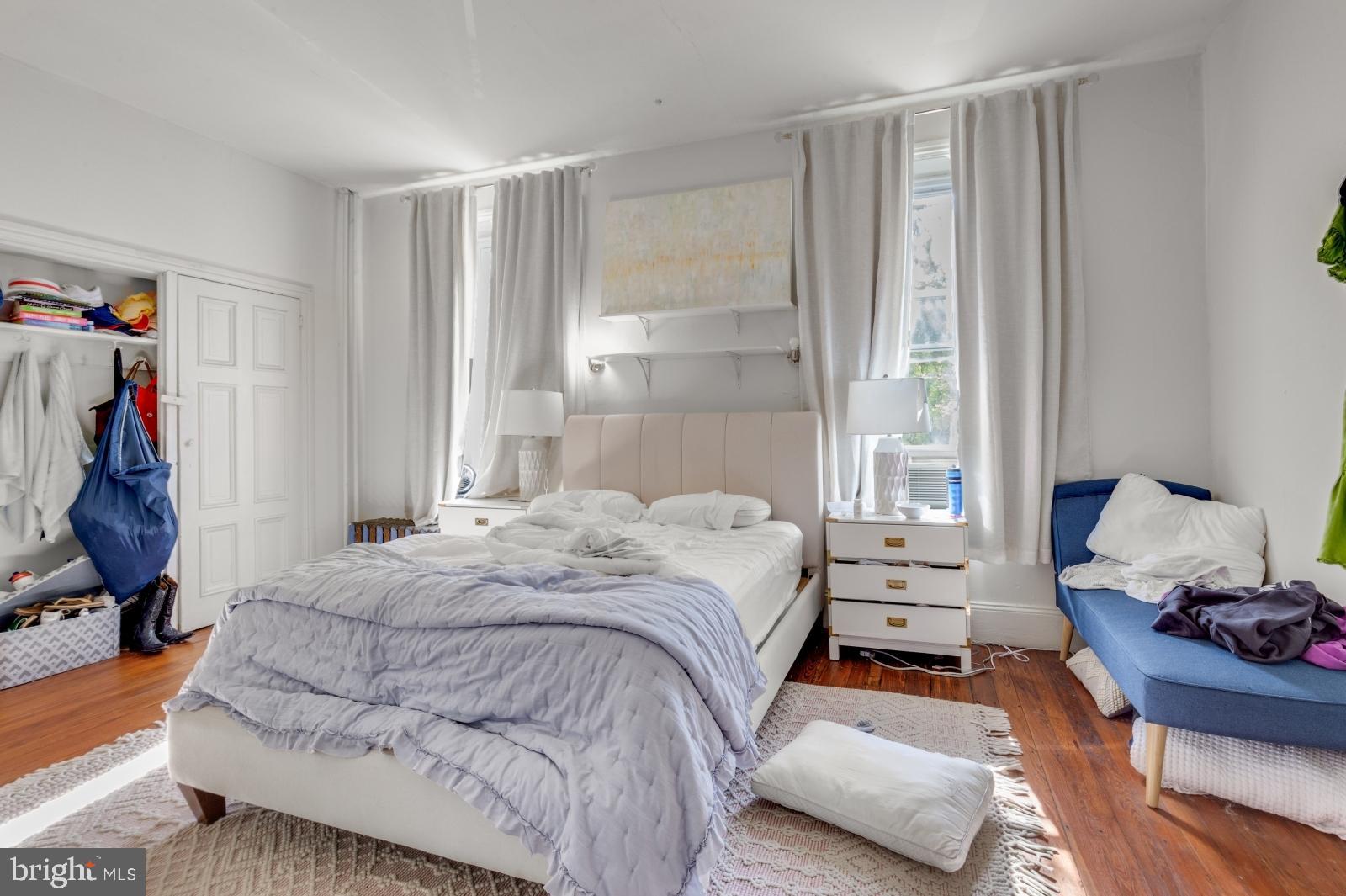 UNIVERSITY CITY - Residential Lease