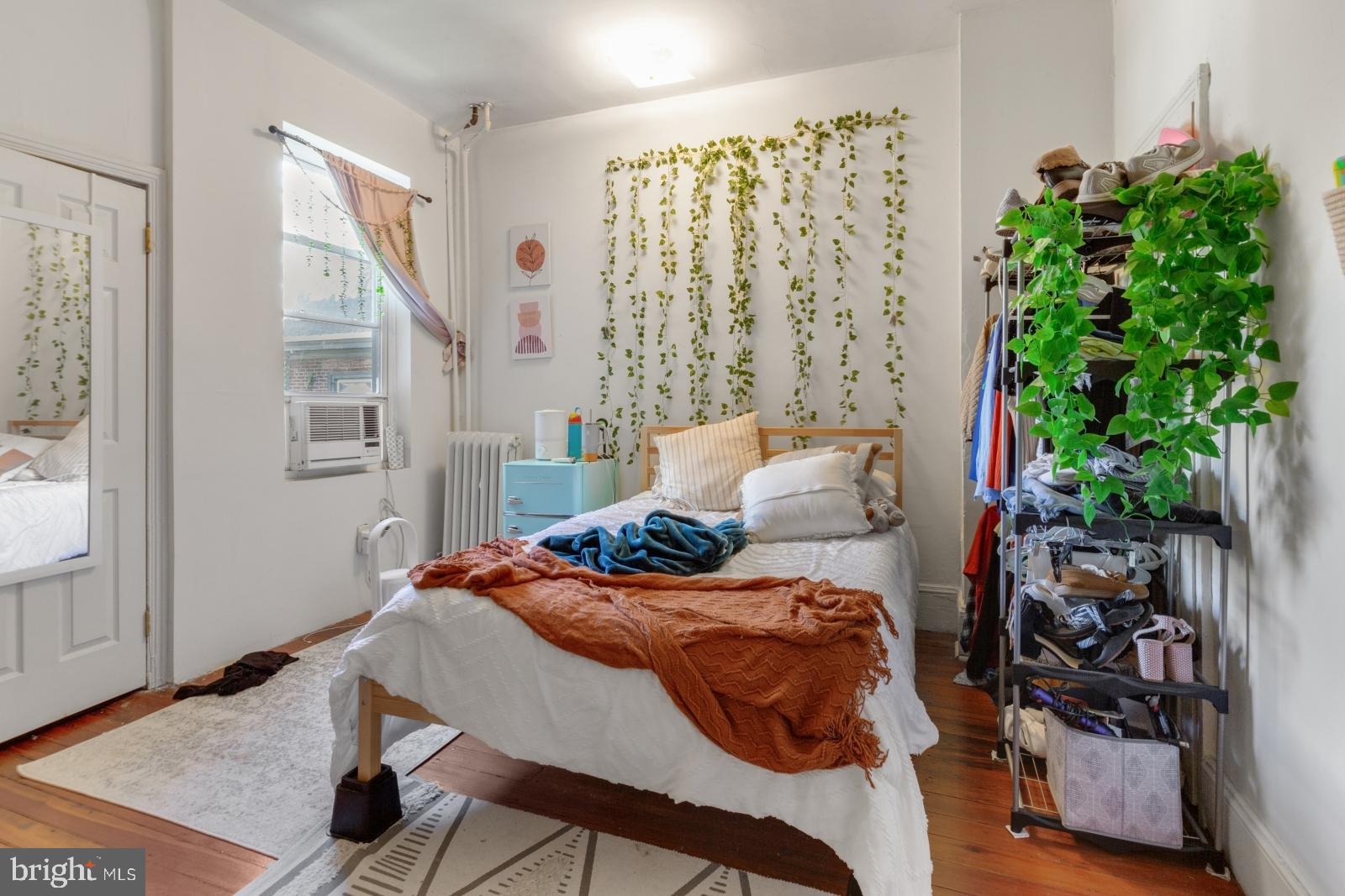 UNIVERSITY CITY - Residential Lease