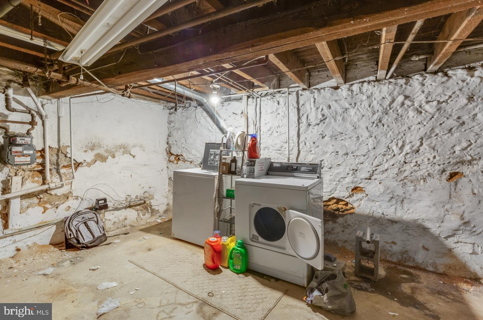 UNIVERSITY CITY - Residential Lease