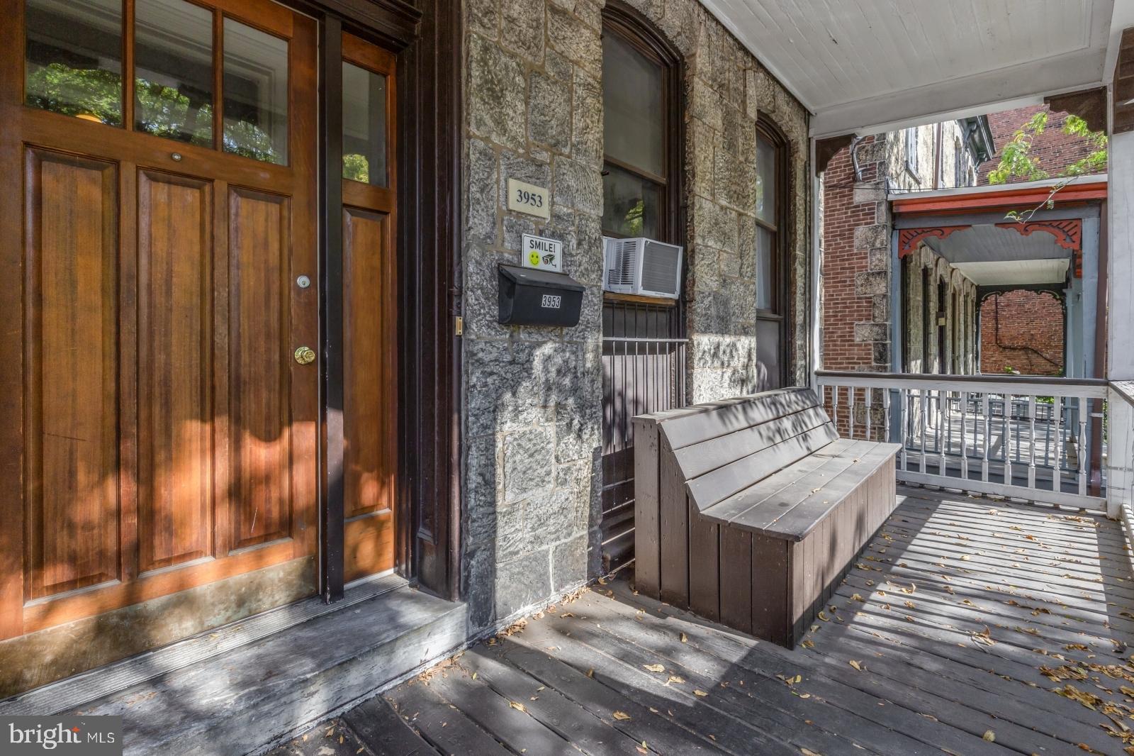 UNIVERSITY CITY - Residential Lease