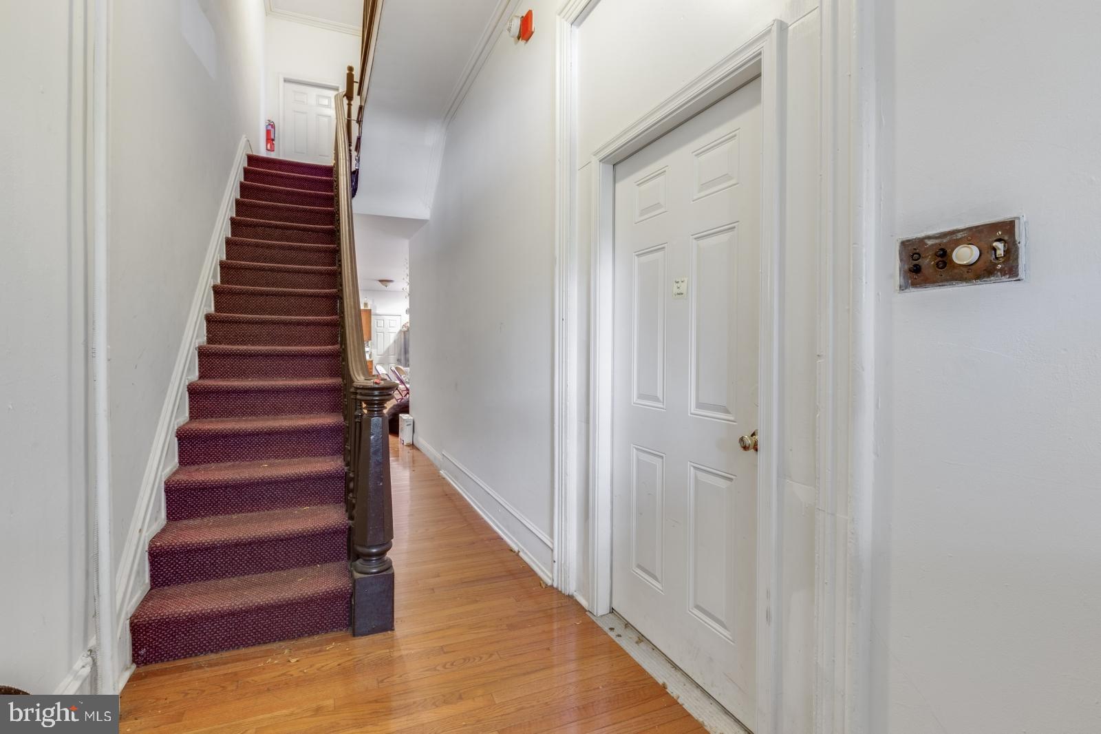 UNIVERSITY CITY - Residential Lease